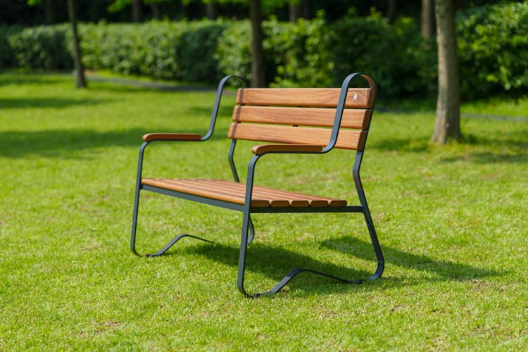 Finny Bench