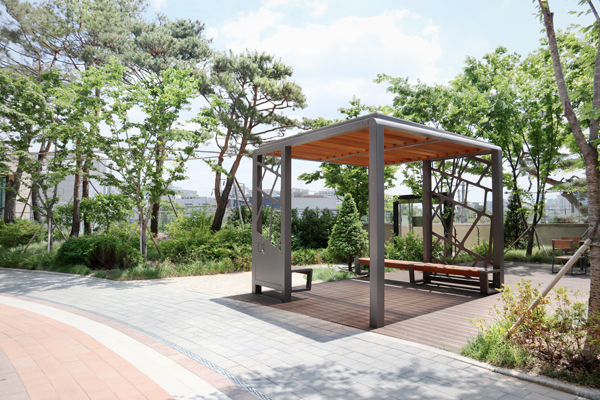 Seoul Forest Riverview Xi Apartment