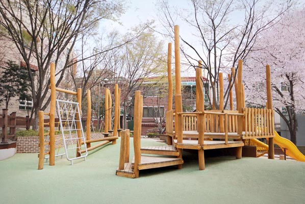 Round Moon Children's Park