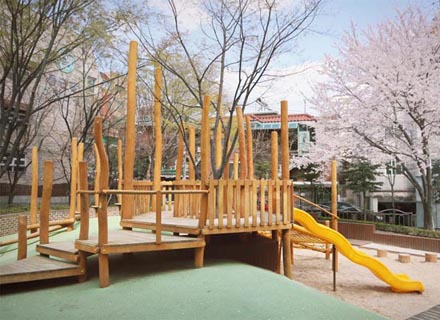 Round Moon Children's Park
