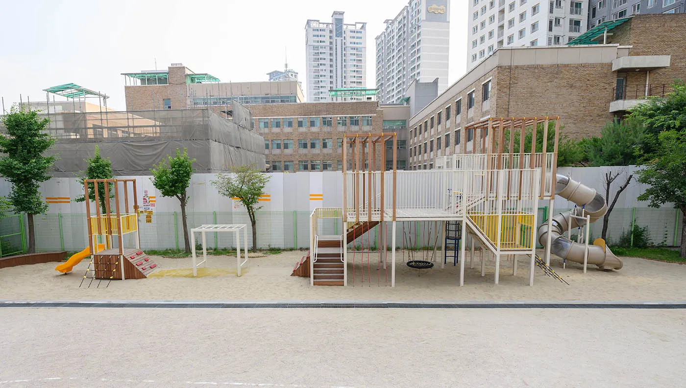 용산초등학교 꿈담놀이터 시공사례 사진 1